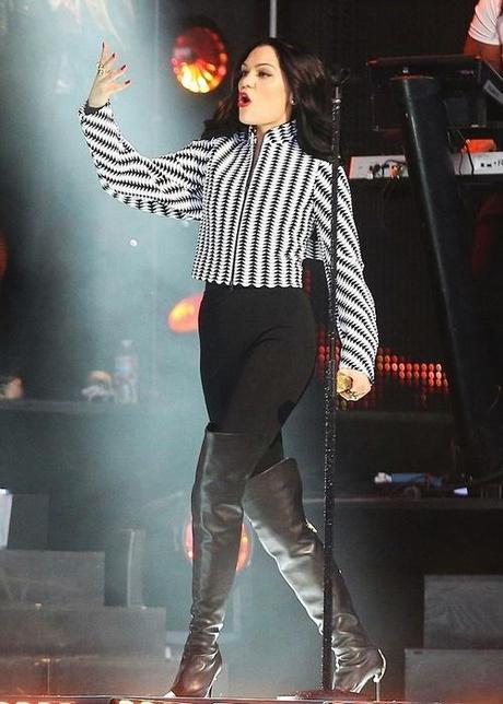 Jessie J Performs Performs “Burnin’ Up”