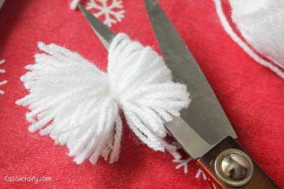 Deck Your Door: DIY snow drift Christmas wreath