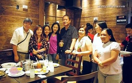 Gerry Apolinario with Bloggers