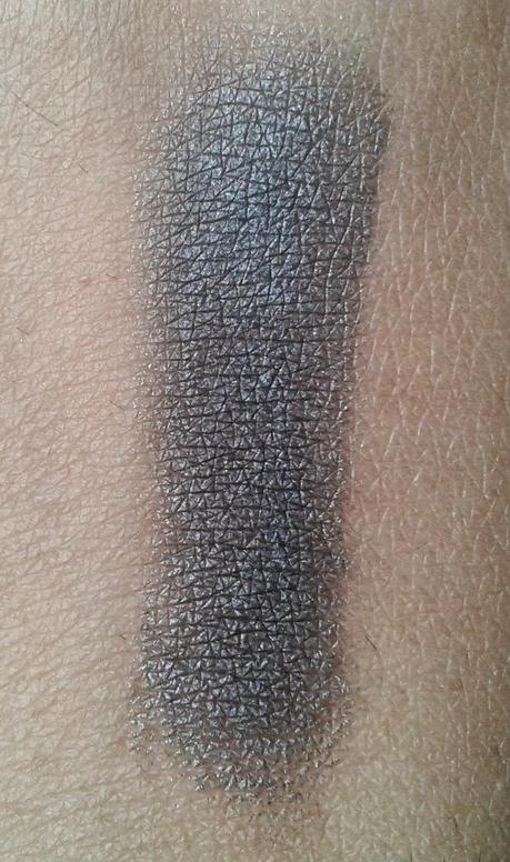 Oriflame's The One Colour Impact Eyeshadow in Intense Plum & Shimmering Steel Review