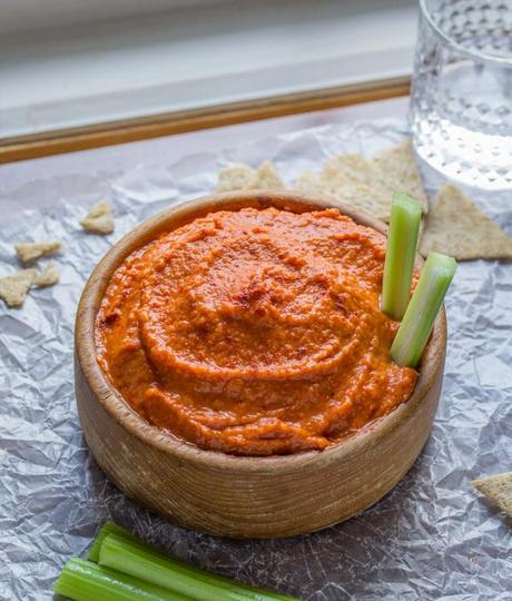 Red Pepper Harissa Dip, a simple and healthy dip ready in 5 minutes!