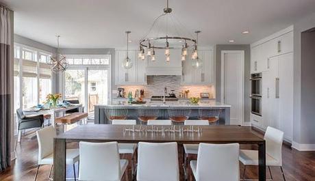 A Wood Tub, Walls With Patina, A Leopard Nursery, and More!