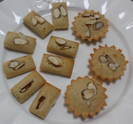 Financiers two shapes