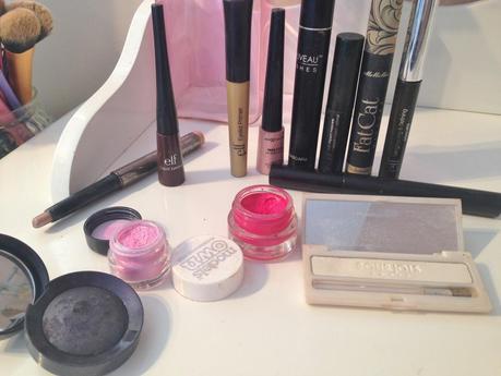 Make Up Clear Out: Eyes & Nails