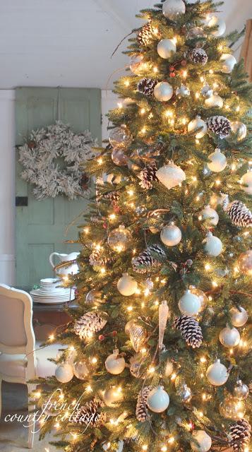 Top 10 Christmas Tree Theme Ideas! - Paperblog