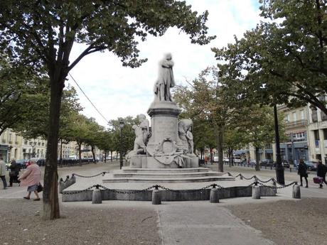 More pictures merging past and present views of Bordeaux