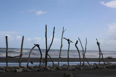 Hokitika - Driftwood sign on the beach