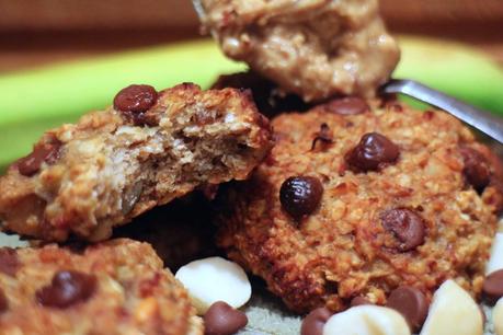 Healthy Banana and Peanut Butter Oat Cookies