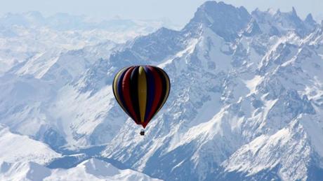 Take A Hot-Air Balloon Ride Over Everest – For $2.6 Million