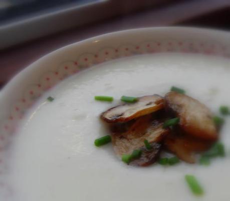 Creamy Cauliflower Soup with Sauteed Mushrooms