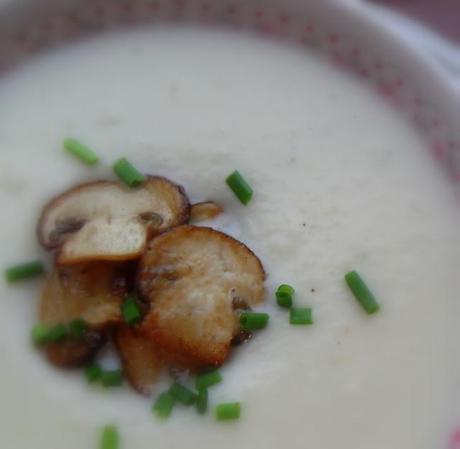 Creamy Cauliflower Soup with Sauteed Mushrooms