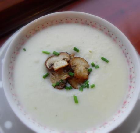 Creamy Cauliflower Soup with Sauteed Mushrooms