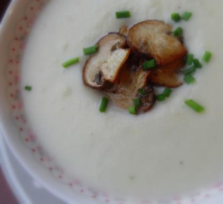 Creamy Cauliflower Soup with Sauteed Mushrooms