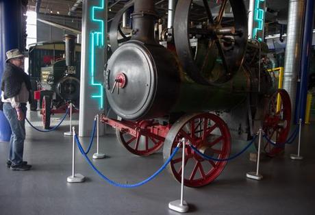 Steam engine with wheels