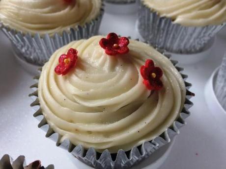 ruby flower cupcake for wedding anniversary party