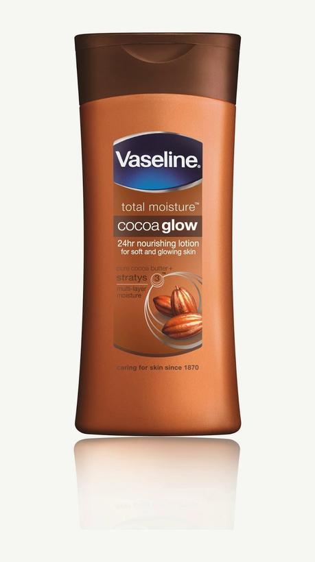 Vaseline Cocoa Butter: With pure Cocoa Butter and micro-droplets of petroleum jelly, cocoa glow lotion leaves your skin feeling healthy and glowing. This rich feel formula ignites skin’s natural glow at the source.