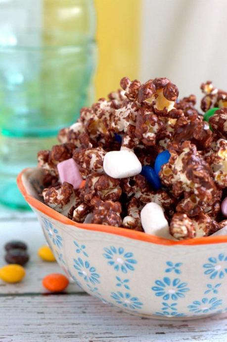 Chocolate Coated Popcorn.  Super quick to throw together & great for kid's parties.  |  thecookspyjamas.com