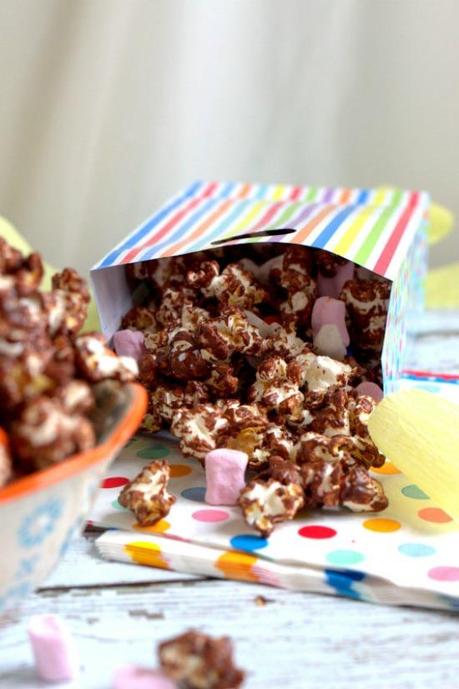 Chocolate Coated Popcorn.  Super quick to throw together & great for kid's parties.  |  thecookspyjamas.com