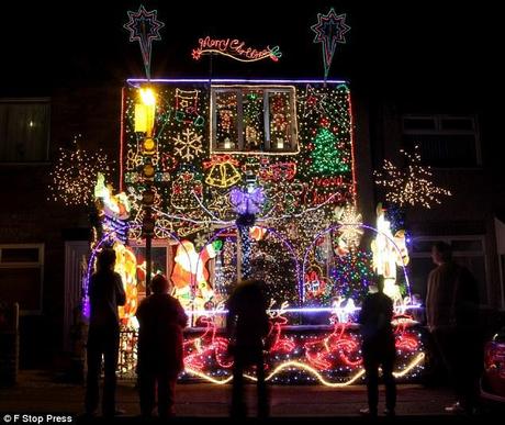 10 of the World's Craziest Christmas Lights Displays