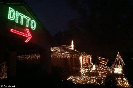 10 of the World's Craziest Christmas Lights Displays