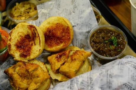 ROLL MAAL, A PERFECT ADDA FOR SOME DESI SNACKING