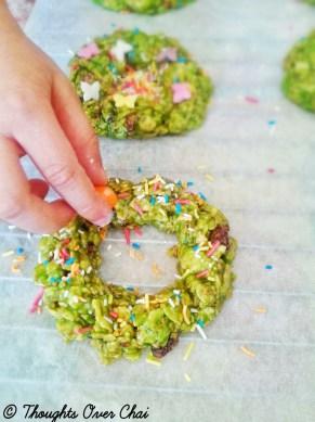 Edible Wreath With Kids This Christmas – Cooking and Decorating.