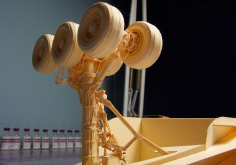 Detailed-Boeing-777-Made-of-Paper_101