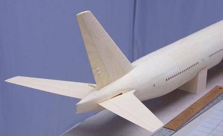 Detailed-Boeing-777-Made-of-Paper_61