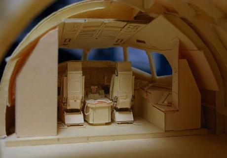 Detailed-Boeing-777-Made-of-Paper_42
