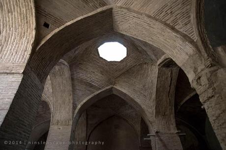 Masjed-e Jāme’ of Isfahan – the Monochrome Mosque