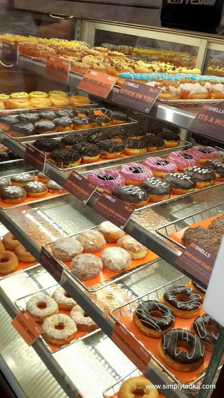 Review on Dunkin' Donuts @ CP, New Delhi