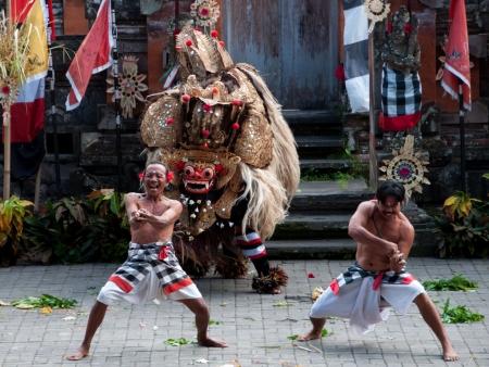 Followers of the Barong with kris daggers