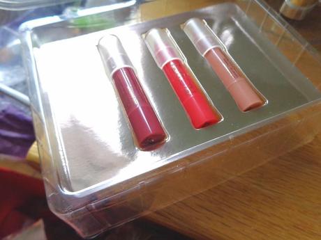 Holiday Sets - Flower Beauty Color In The Lines Mini Lip Chubby Beauty Set [and why it is a weird weird product]