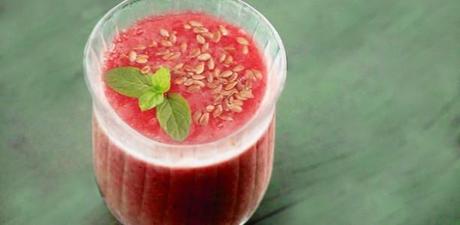 High Protein Strawberry Flax Seed Smoothie