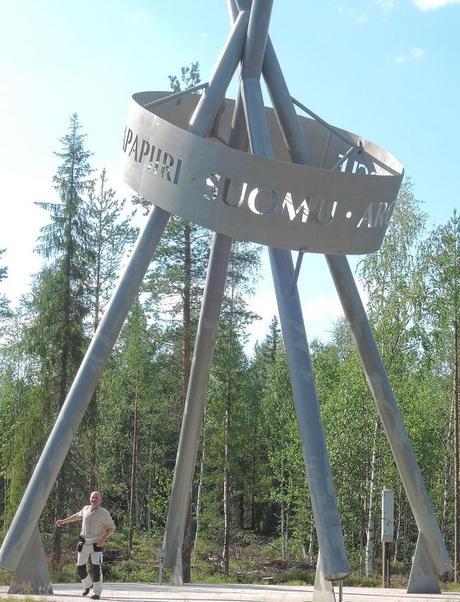 Escultura al paso del círculo polar