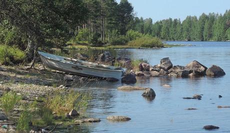 Barca a orillas del Siikalampi, en Taivalkoski