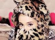 Music Video: Ariana Grande “Santa Tell