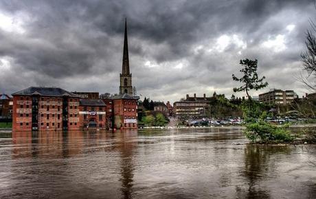 What progress did the UK make tackling climate change in 2014?