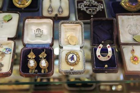 Antique Jewellery in Powerscourt Centre, Dublin