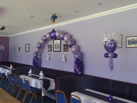 Discreet purple decorations