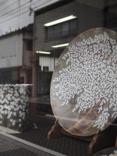 P6070065 トンバイ壁のある裏通り，有田　/　Tonbai walls everywhere in Arita