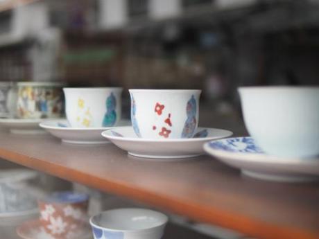 P6070037 トンバイ壁のある裏通り，有田　/　Tonbai walls everywhere in Arita