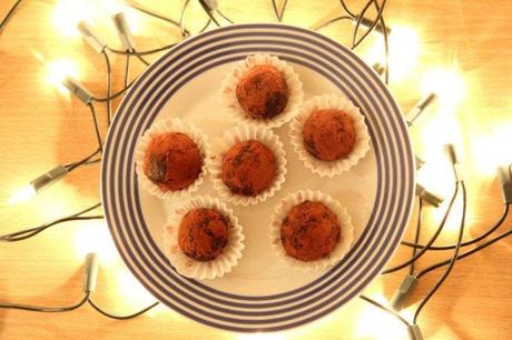 Raw, Vegan Boozy Mince Pie Bites