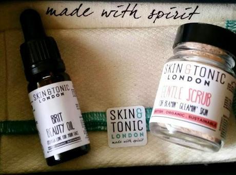 Skin & Tonic Christmas Gift Set.