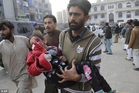 Injured girl in Pakistan Taliban's attack in Peshawar