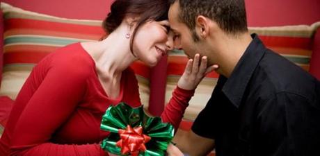 Please your Sweetheart on This Christmas with These Gifts