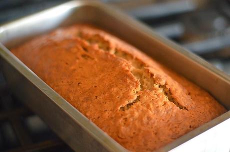 Easy Banana Bread {Recipe}