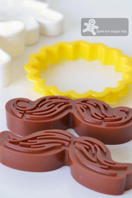 Santa Mustache and Beard Cookies and his Gingerbread Boys and Girls Santa Mustache and Beard Cookies and his Gingerbread Boys and Girls