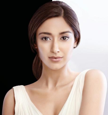 Ileana Dcruz - Face of Pond's White Beauty Anti-Spot Fairness Range (Products, Price and Pictures )