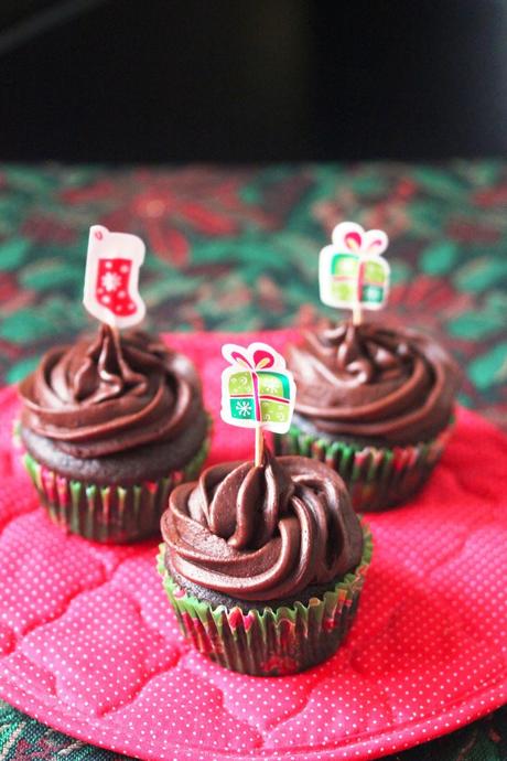 I know cupcakes aren't your traditional holiday fare but ...